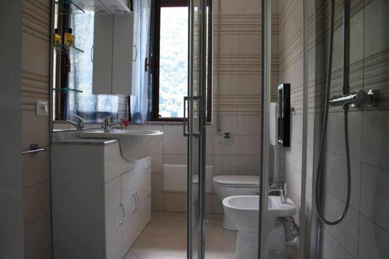 Bluelake Apartament 1 Omegna Buitenkant foto